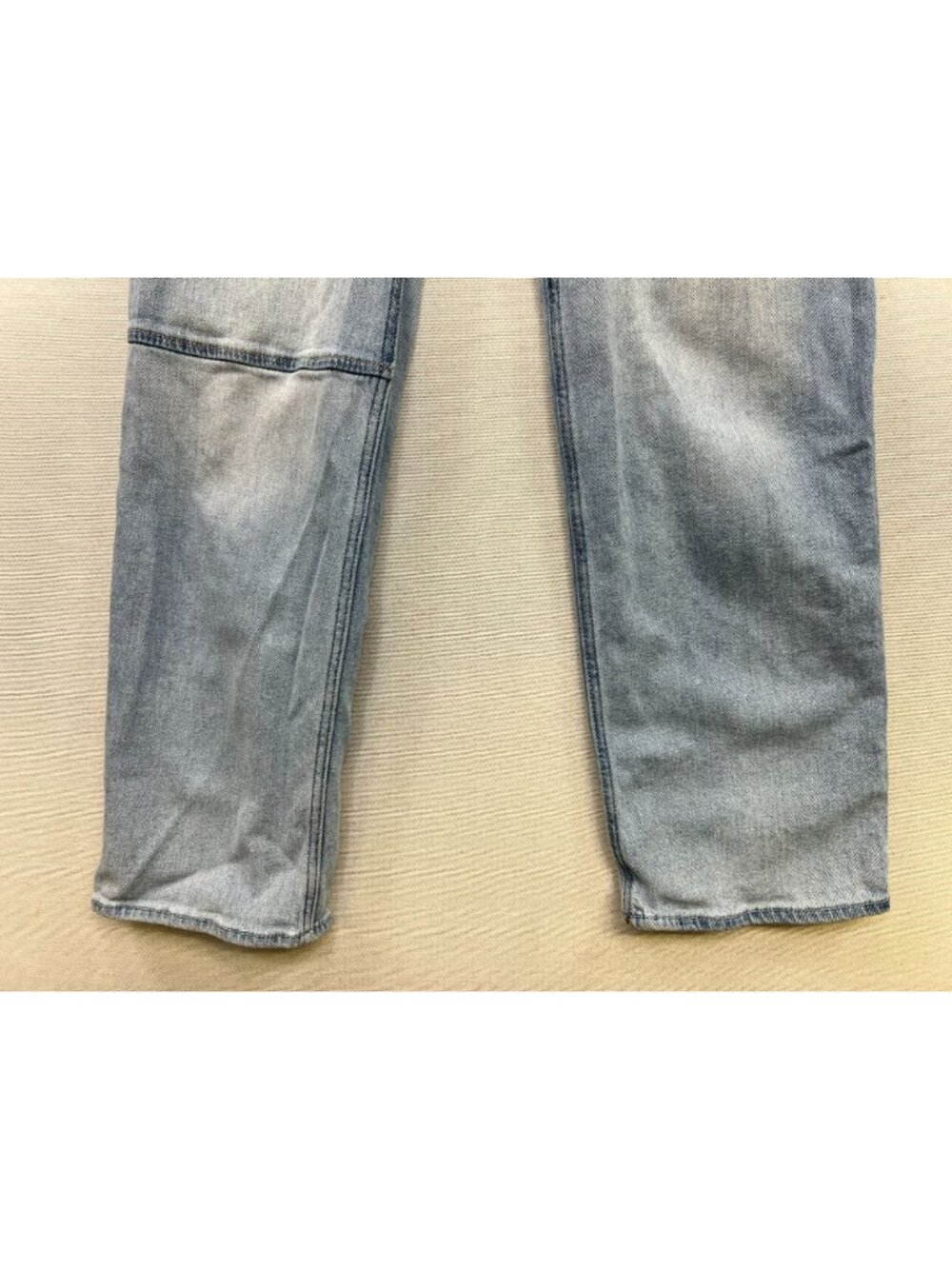 Hollister Women's Curvy Ultra High-Rise Dad Jeans Denim Size 3R Blue Light Wash - Picture 6 of 11